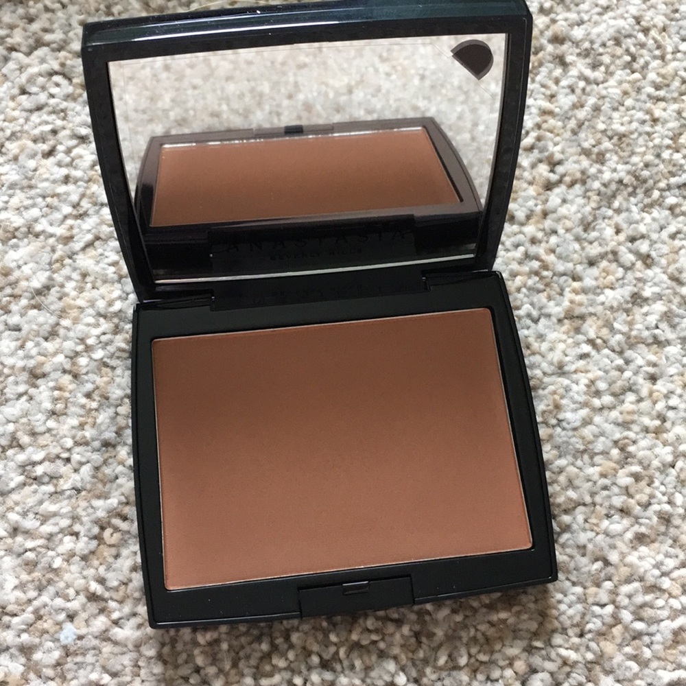 ABH powder bronzer in rosewood